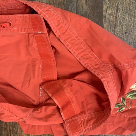 Vintage Y2K GAP embroidered Velcro board shorts - Picture 14 of 14